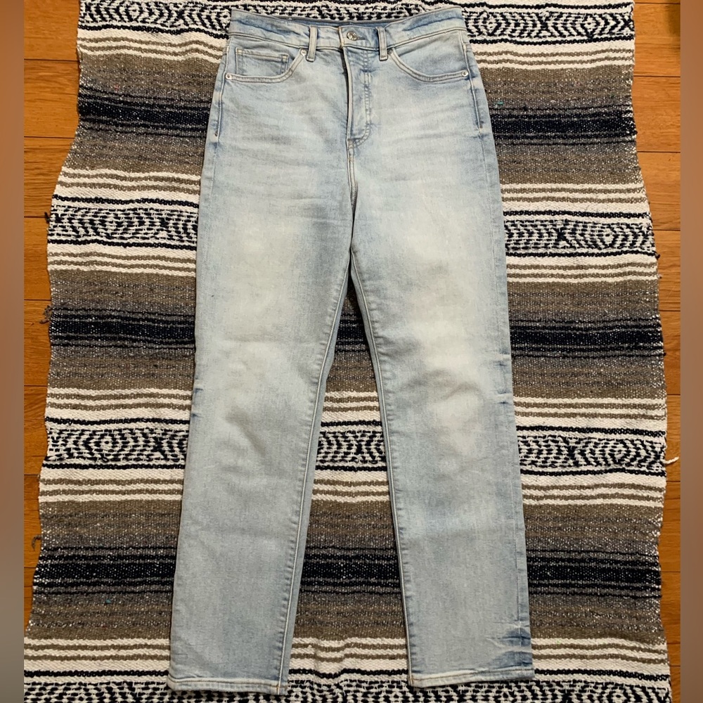Light wash high waisted straight jeans